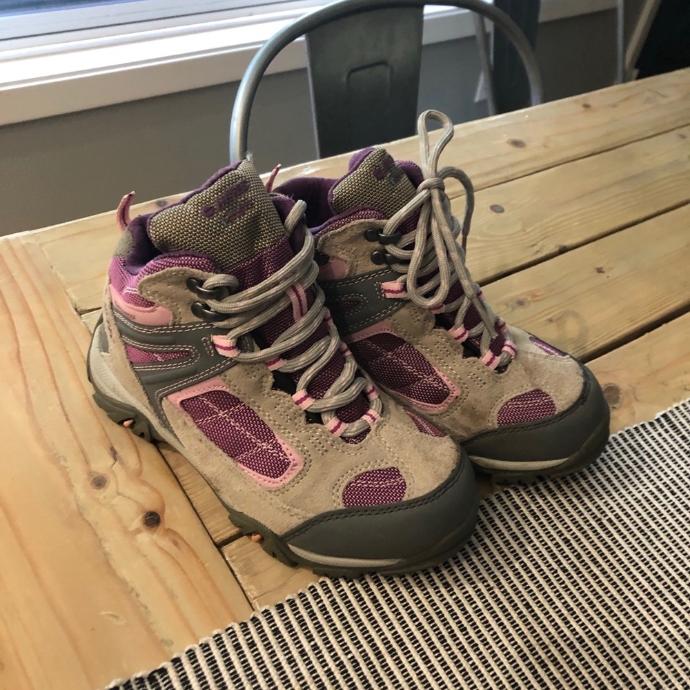 Girls hiking boots